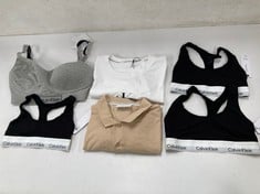 6 X CALVIN KLEIN CLOTHING ITEMS VARIOUS SIZES AND MODELS INCLUDING WHITE T-SHIRT SIZE - XL LOCATION 19A.