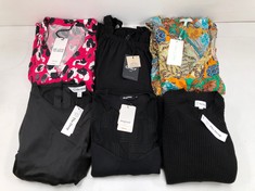 6 X DRESSES VARIOUS BRANDS AND SIZES INCLUDING UNEQUAL SIZE M - LOCATION 52A.