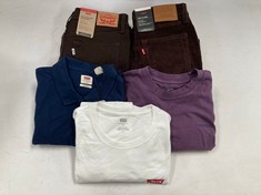 5 X LEVIS CLOTHING ITEMS VARIOUS MODELS AND SIZES INCLUDING PURPLE T-SHIRT SIZE XS- LOCATION 17A.