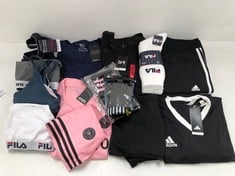 11 X SPORTSWEAR VARIOUS BRANDS AND SIZES INCLUDING FOOTBALL KIT MIAMI CHILD - LOCATION 40A.