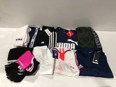 11 X SPORTSWEAR VARIOUS BRANDS AND SIZES INCLUDING SOCKS FILA - LOCATION 40A.