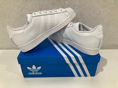 ADIDAS SUPERSTAR J TRAINERS WHITE SIZE 38 - LOCATION 12A.