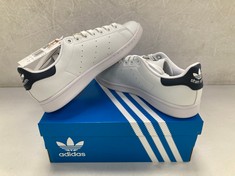 ADIDAS TRAINERS MODEL STAN SMITH WHITE SIZE 38 2/3 - LOCATION 8A.