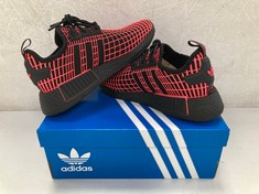 TRAINERS ADIDAS NMD_R1 MODEL BLACK AND ORANGE SIZE 37 1/3 - LOCATION 4A.