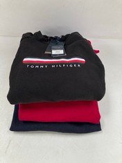 3 X TOMMY SWEATSHIRT VARIOUS SIZES AND MODELS INCLUDING BLACK SWEATSHIRT SIZE L - LOCATION 38B.