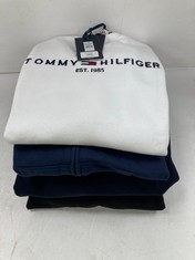 4 X TOMMY HILFIGER SWEATSHIRTS VARIOUS STYLES AND SIZES INCLUDING WHITE SWEATSHIRT SIZE XL - LOCATION 38B.