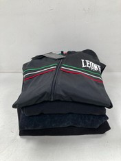 4 X GARMENTS VARIOUS BRANDS AND SIZES INCLUDING LEONE 1947 JACKET SIZE L - LOCATION 34B.