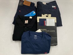 5 X LEVIS GARMENTS VARIOUS MODELS AND SIZES INCLUDING BLACK POLO SHIRT SIZE M- LOCATION 29A.