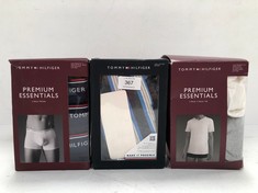 3 X TOMMY HILFIGER MEN'S UNDERWEAR PACKS SIZES M AND L - LOCATION 22B.