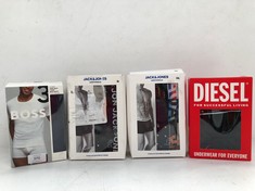 4 X UNDERWEAR PACKS VARIOUS BRANDS AND SIZES INCLUDING SIZE L DIESEL PANTS - LOCATION 22B.