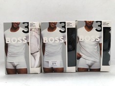 3 X PACKS OF MEN'S UNDERWEAR HUGO BOSS SIZES L AND M - LOCATION 22B.