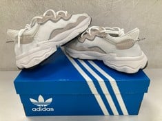 TRAINERS ADIDAS MODEL OZWEEGO J WHITE SIZE 36 - LOCATION 10B.