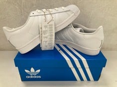 TRAINERS ADIDAD MODEL SUPERSTAR W WHITE SIZE 36 - LOCATION 10B.