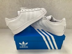 TRAINERS ADIDAS MODEL SUPERSTAR J WHITE SIZE 36 2/3 - LOCATION 10B.