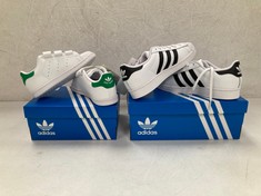 2 X ADIDAS SHOES MODELS SUPERSTAR C WHITE SIZE 32 AND STAN SMITH CF I WHITE SIZE 27 - LOCATION 2B.