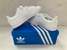 ADIDAS TRAINERS MODEL STAN SMITH CF C WHITE SIZE 35 - LOCATION 3B.