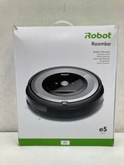 ROBOT HOOVER ROOMBA MODLEO E5 - LOCATION 1C.