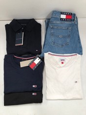 5 X TOMMY HILFIGUER GARMENTS VARIOUS STYLES AND SIZES INCLUDING WOMEN'S JEANS SIZE 34 - LOCATION 49A.