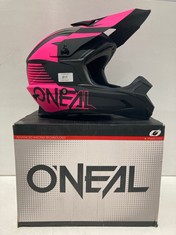 ONEAL HELMET MODEL 1SRS HELMET STREAM V.23 COLOUR BLACK AND PINK SIZE XXL - LOCATION 7C.