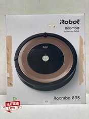 IROBOT ROOMBA 895 - OPTIMAL ROBOT HOOVER FOR PETS, 5X SUCTION, ANTI-TANGLE RUBBER BRUSHES, DIRT DETECT SENSORS, HARD FLOORS AND CARPETS, WIFI AND APP PROGRAMMABLE - LOCATION 39C.