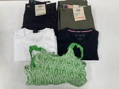 5 X GARMENTS VARIOUS BRANDS AND SIZES INCLUDING WHITE RAW T-SHIRT SIZE XL - LOCATION 43C.