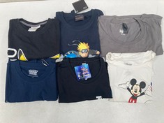 6 X MARVEL AND DISNEY CLOTHING VARIOUS SIZES AND MODELS INCLUDING POKÉMON T-SHIRT SIZE M -LOCATION 43.