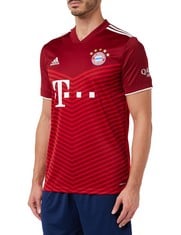 7 X ADIDAS FC BAYERN MUNCHEN T-SHIRTS RED SIZE L - LOCATION 47C .