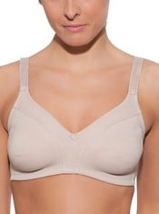 SELENE BRA MODEL WHITE PREFORMED COTTON DOUBLE LAYER UNDERWIRED BRA WITHOUT UNDERWIRE 95C - LOCATION 51C.