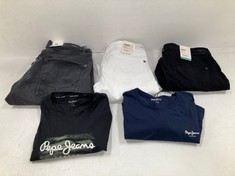 5 X PEPE JEANS GARMENTS VARIOUS SIZES AND MODELS INCLUDING WHITE JEANS SIZE L32 - LOCATION 26A.