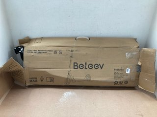 BELEEV CHILDRENS SCOOTER IN WHITE/BLACK: LOCATION - J10