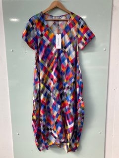 SAHARA PIXELATED MULTI SQUARE DRESS IN MULTI - SIZE 2 - RRP £189.00: LOCATION - FRONT BOOTH