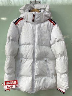 AMG PETRONAS MENS MERCEDES 2024 PUFFER JACKET IN WHITE - UK S - RRP £274.99: LOCATION - FRONT BOOTH