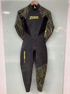 ZOGGS EXPLORER ULTRA WOMENS WETSUIT IN BLACK/BLUE - UK M - RRP £349.99: LOCATION - FRONT BOOTH