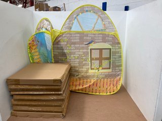 QTY OF CHILDRENS POP UP TENTS: LOCATION - I8