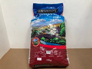 PACK OF ARKWRIGHTS COMPLETE 15KG WORKING DOG BISCUITS IN BEEF - BBE 7/25: LOCATION - I13