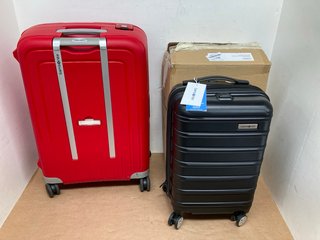 SAMSONITE CABIN SIZE HARD SHELL WHEELED SUITCASE IN BLACK TO ALSO INCLUDE SAMSONITE MEDIUM SIZE HARD SHELL WHEELED COMBINATION LOCK SUITCASE IN RED: LOCATION - I14