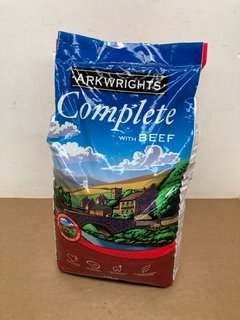 PACK OF ARKWRIGHTS COMPLETE 15KG WORKING DOG BISCUITS IN BEEF - BBE 7/25: LOCATION - I14