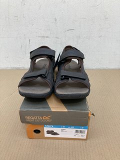 REGATTA MENS HARRIS SANDALS IN PEAT - UK 8: LOCATION - H13