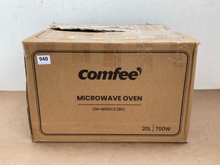 COMFEE CM-M202CC MICROWAVE OVEN IN BLACK: LOCATION - E3