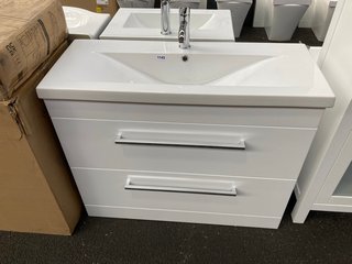 (COLLECTION ONLY) FLOOR STANDING 2 DRAWER SINK UNIT IN WHITE WITH A 1000 X 400MM 1TH CERAMIC BASIN COMPLETE WITH A MONO BASIN MIXER TAP & CHROME SPRUNG WASTE - RRP £940: LOCATION - A7