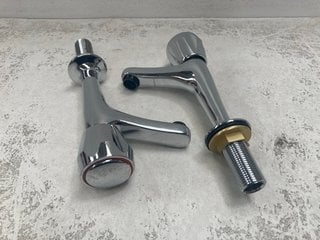 PAIR OF ALL CHROME KITCHEN SINK PILLAR TAPS - RRP £120: LOCATION - R1