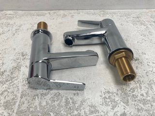 PAIR OF ALL CHROME BATH/BASIN PILLAR TAPS - RRP £180: LOCATION - R1