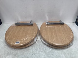 2 X OAK EFFECT W/C SEATS - RRP £180: LOCATION - R1