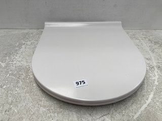 WHITE W/C SEAT - RRP £70: LOCATION - R3