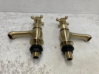 PAIR OF TRADITIONAL CROSSHEAD BASIN PILLAR TAPS IN BRUSHED BRASS - RRP £170: LOCATION - R4