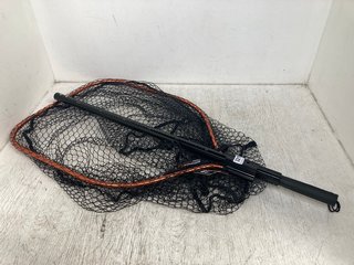 SAVAGE GEAR PRO FOLDING NET DLX - RRP £64.99: LOCATION - A13