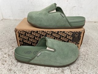 VANS MENS HARBOR VR3 MULES IN OLIVE - UK SIZE 9.5: LOCATION - A10