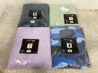 4 X BRENTFORDS OHS TOWEL PONCHOS IN VARIOUS COLOURS TO INCLUDE NAVY: LOCATION - A9