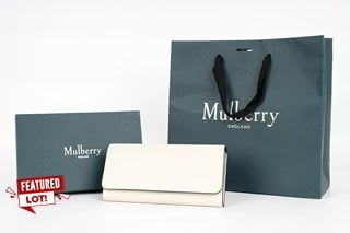 MULBERRY CHALK SMALL CLASSIC GRAIN CONTINENTAL WALLET - MODEL RL4440/205W160 - RRP £295: LOCATION - BOOTH