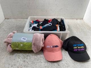 QTY OF MENS & WOMENS ACCESSORIES IN VARIOUS DESIGNS TO INCLUDE ANIMAL SALMON SNAPBACK CAP: LOCATION - B14